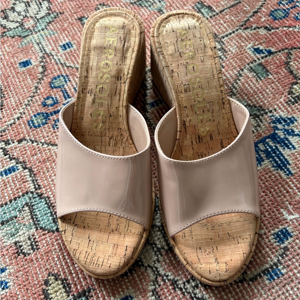 AEROSOLES Women's Cream Wedge Sandals
